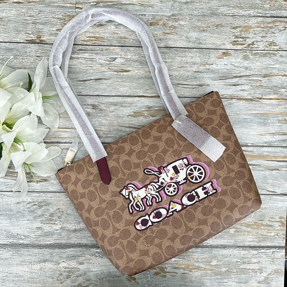 Coach Fiona Zip Tote Bag In Signature Canvas With House & Carriage Print Purse